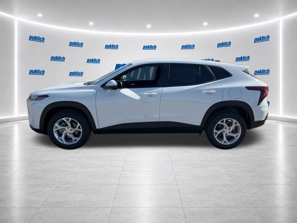 2026 Chevrolet Trax LS - Photo 9