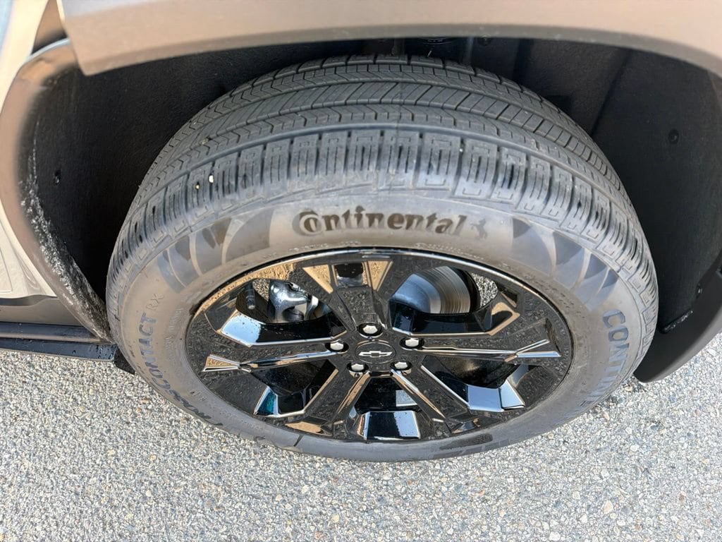 2027 Chevrolet Equinox LT - Photo 28