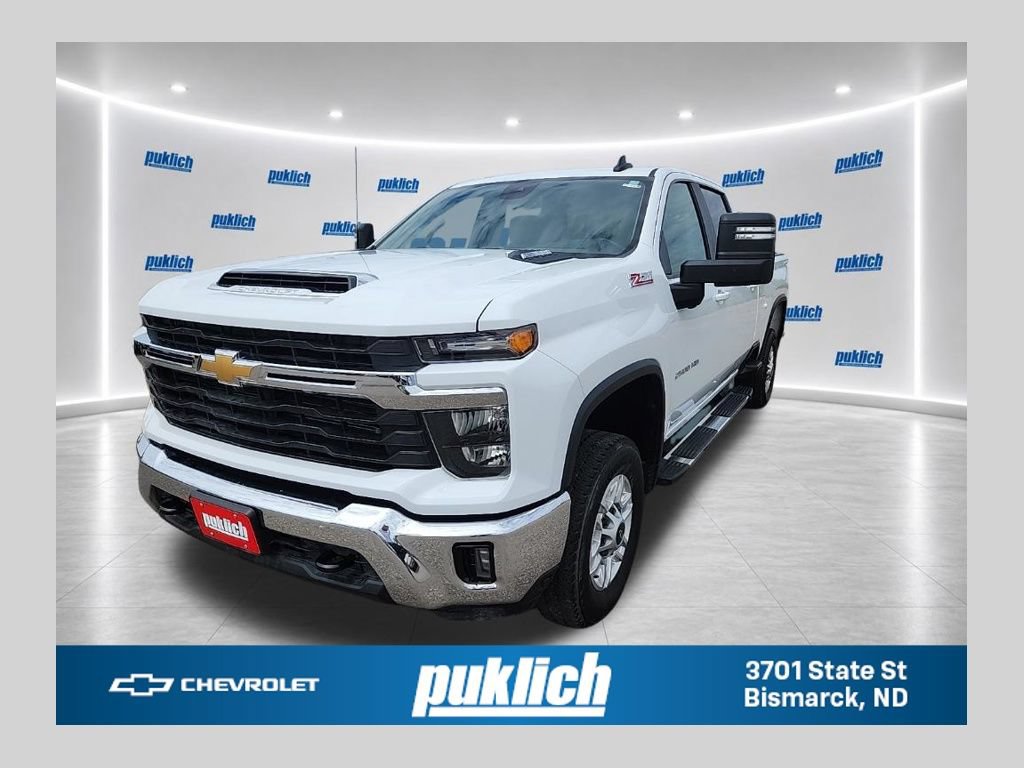Summit White 2024 Chevrolet Silverado 2500HD Pickup Truck Four-Wheel Drive Automatic