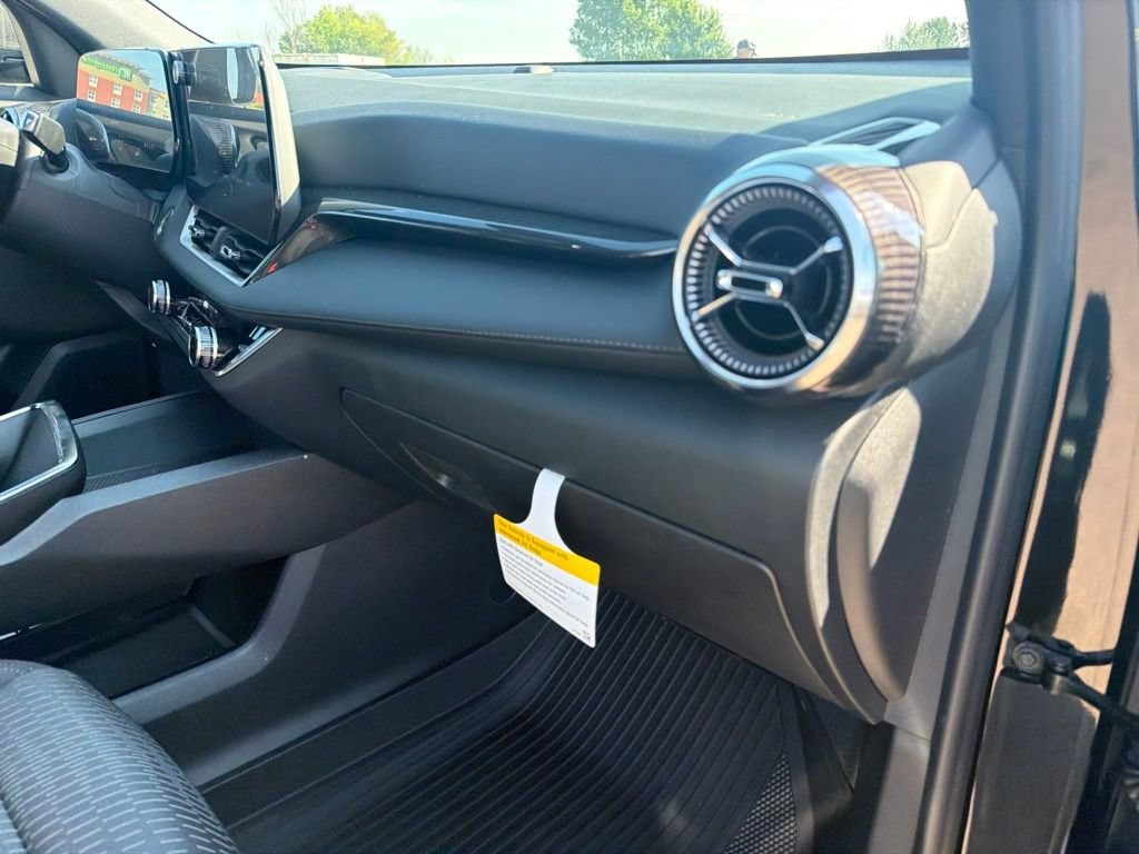2027 Chevrolet Equinox LT - Photo 32