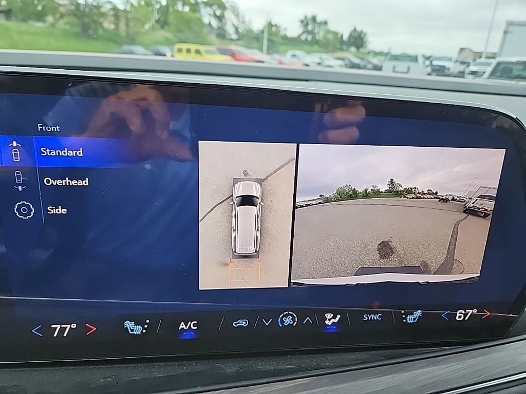 2025 Chevrolet Suburban Z71 - Photo 30