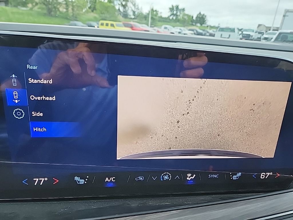 2025 Chevrolet Suburban Z71 - Photo 29
