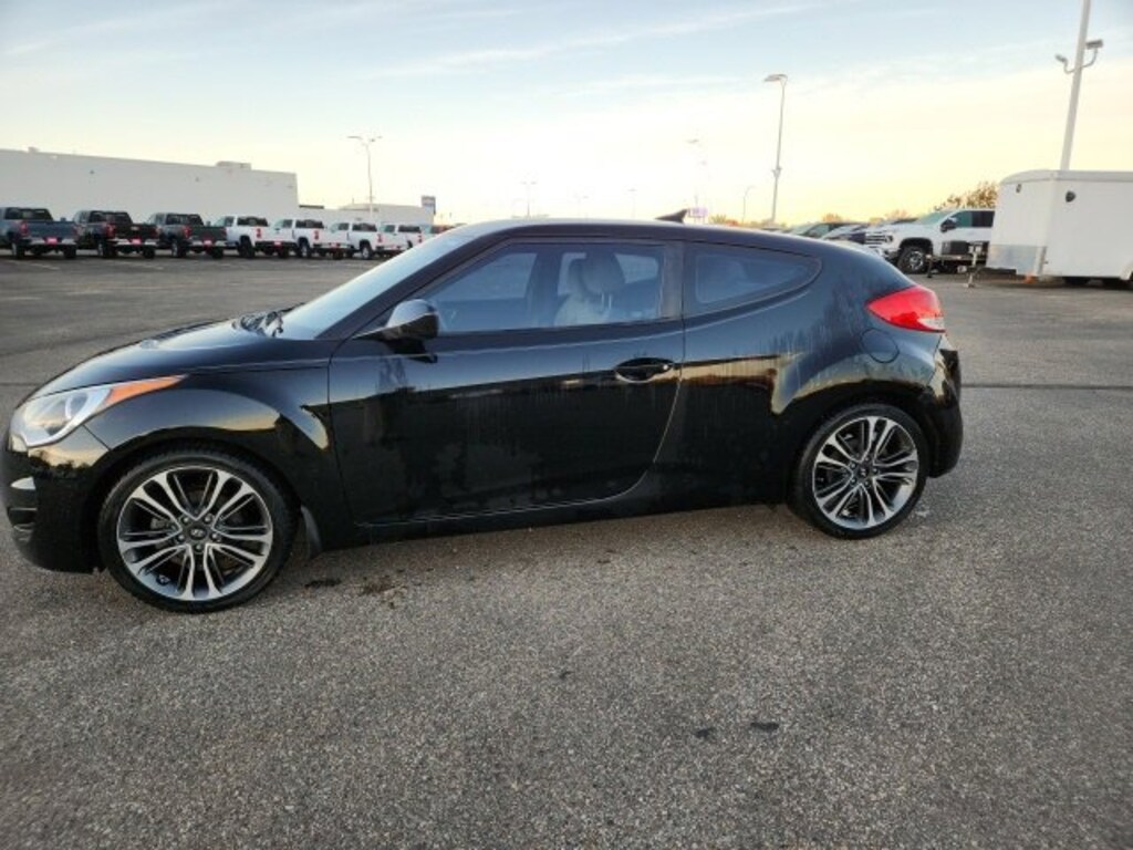 Used 2013 Hyundai Veloster Base w/Gray Hatchback