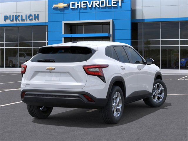 2026 Chevrolet Trax LS photo 4
