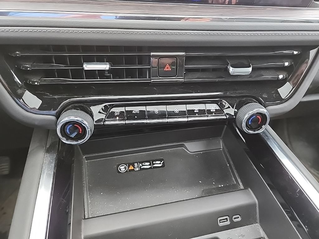 2025 Chevrolet Suburban Z71 - Photo 33