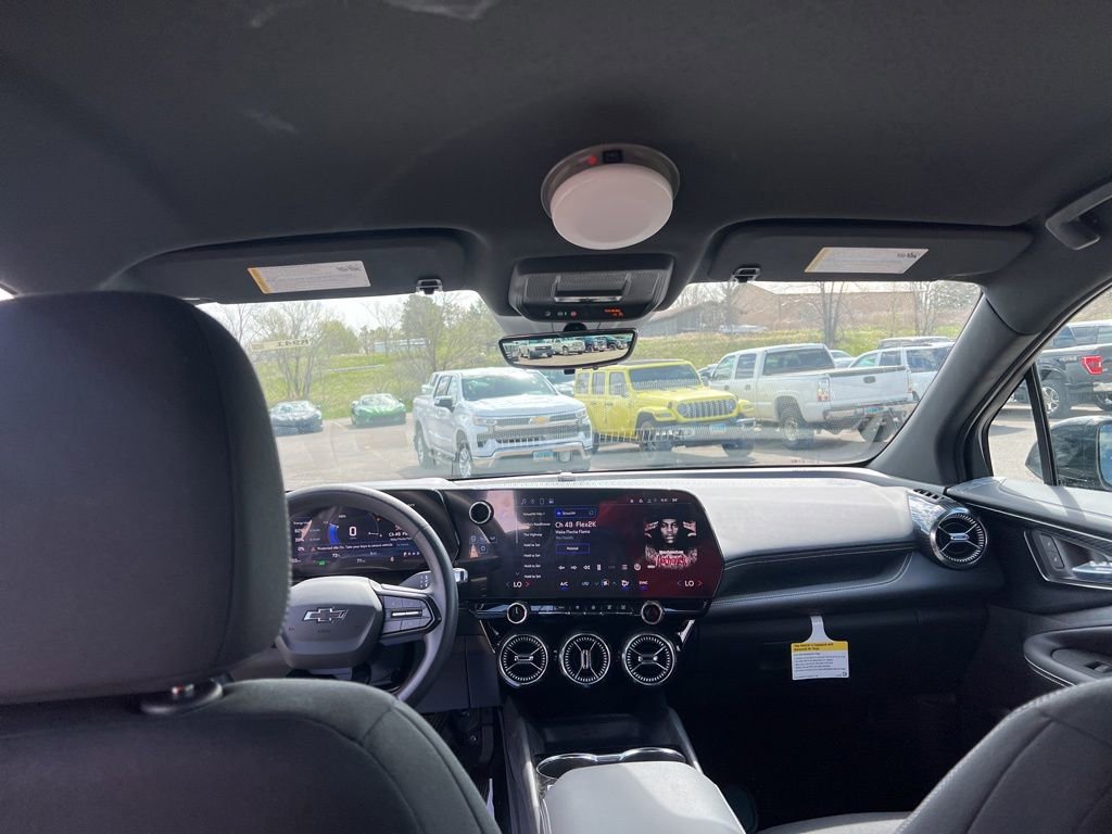 2024 Chevrolet Blazer EV Fleet - Photo 25