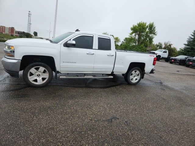 2018 Chevrolet Silverado 1500 LT photo 4