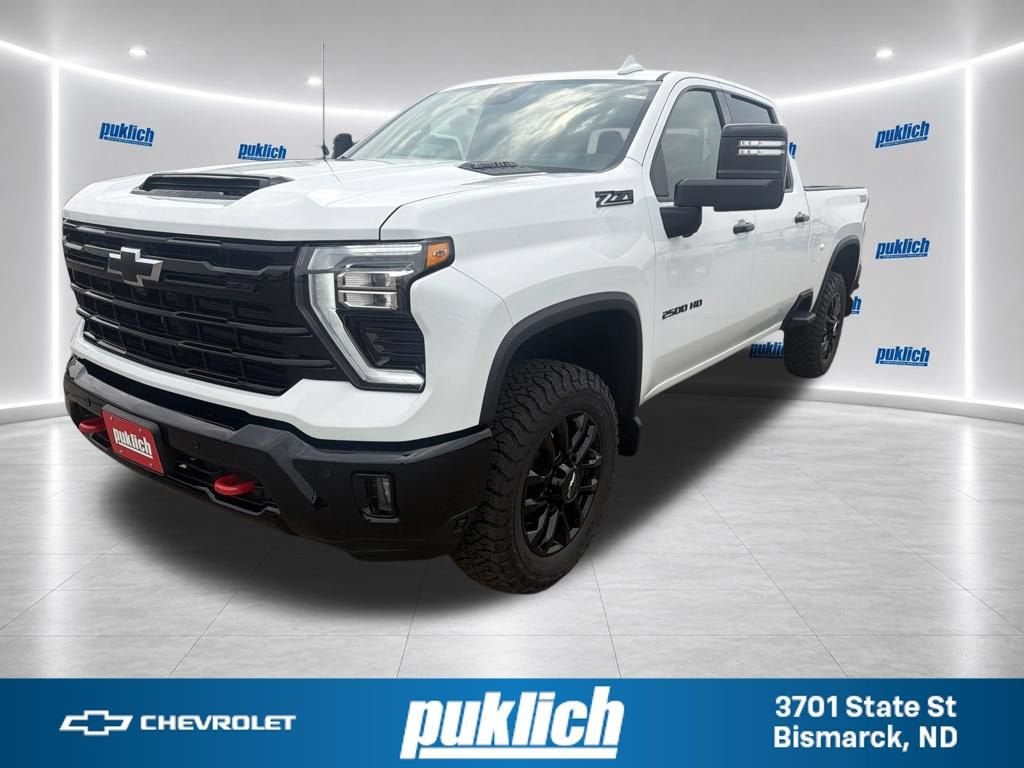 Summit White 2026 Chevrolet Silverado 2500HD Pickup Truck Four-Wheel Drive Automatic