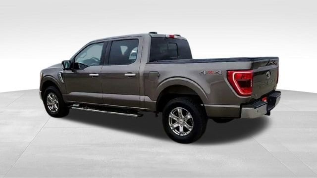 View vehicle photo 6