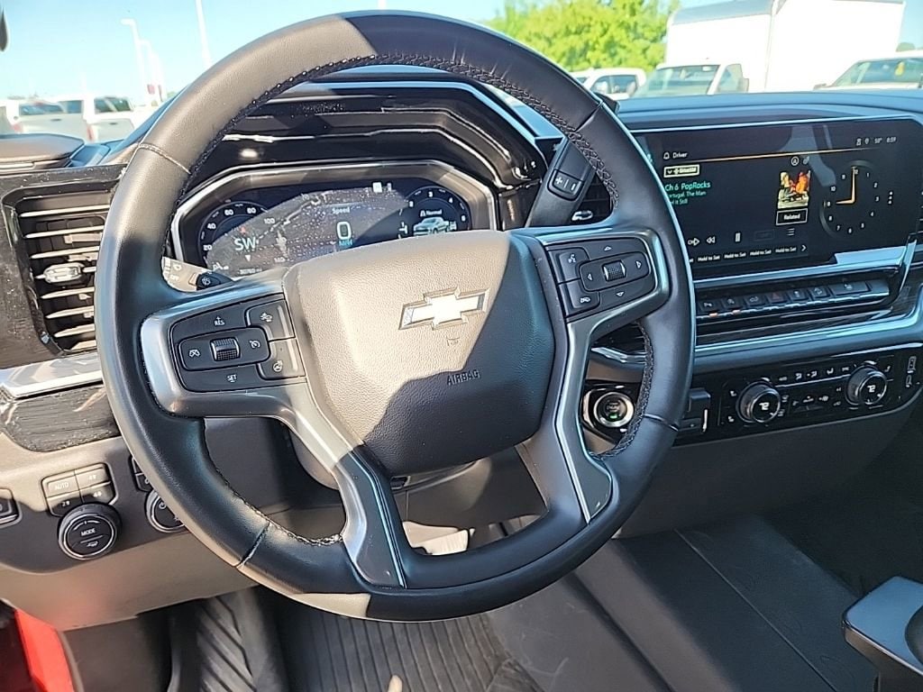 2023 Chevrolet Silverado 1500 LT - Photo 9