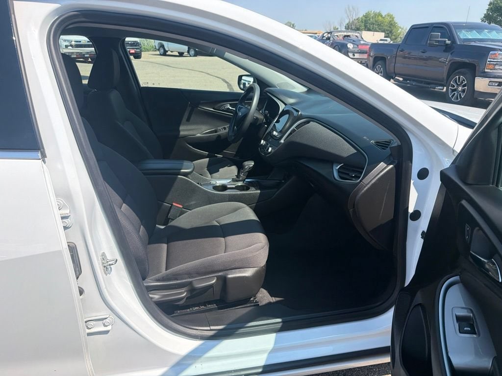 2024 Chevrolet Malibu 1LT - Photo 28