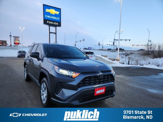 2022 Toyota RAV4 LE's photo