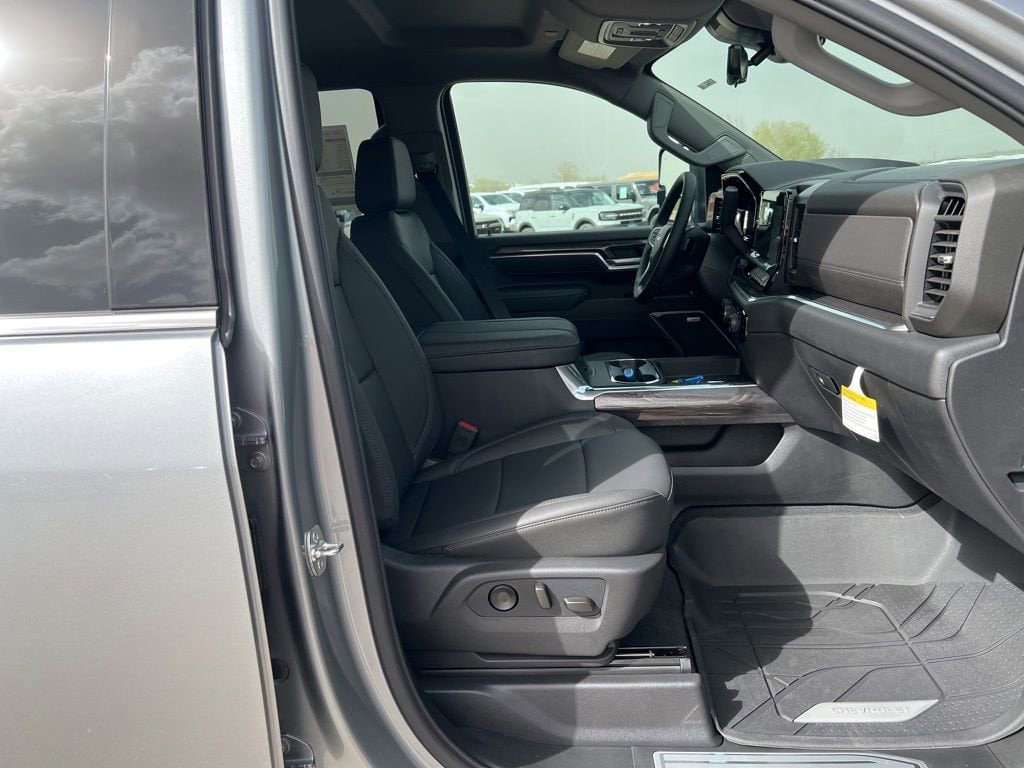 2026 Chevrolet Silverado 2500 HD LTZ - Photo 16