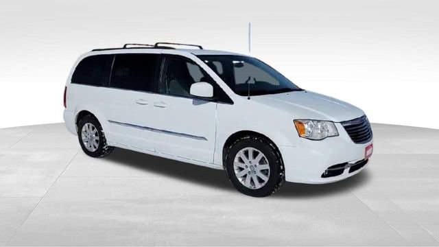 Used 2016 Chrysler Town & Country Touring with VIN 2C4RC1BG7GR229581 for sale in Bismarck, ND