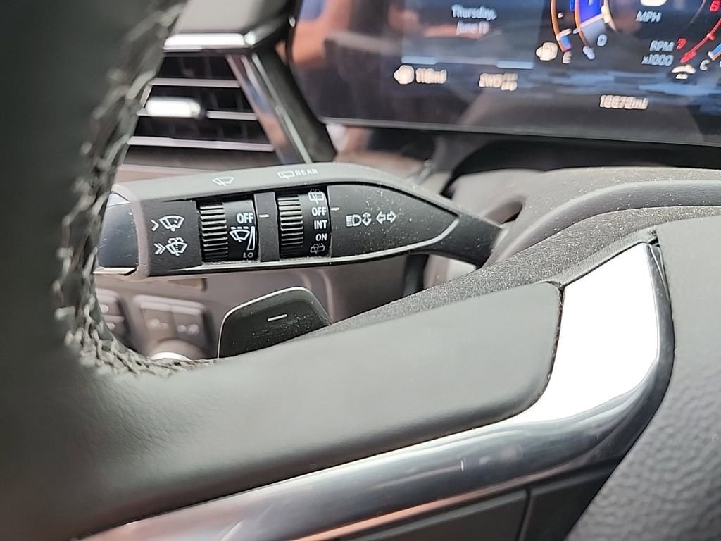 2025 Chevrolet Suburban Z71 - Photo 14