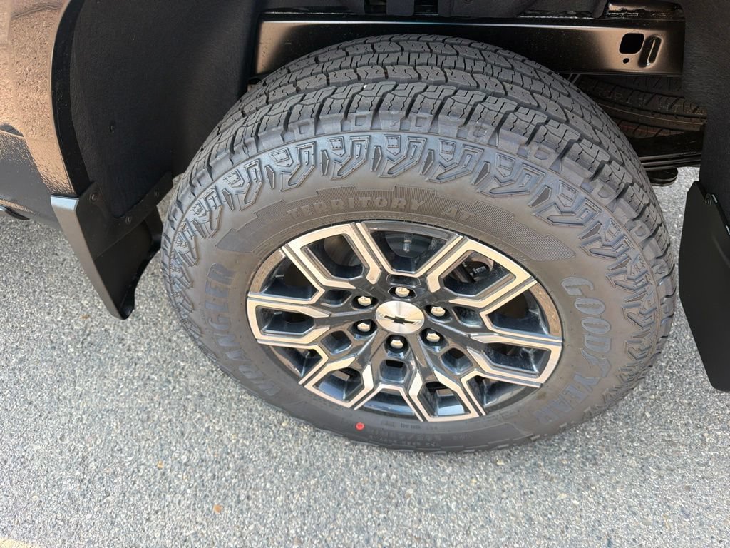2026 Chevrolet Colorado Z71 - Photo 35