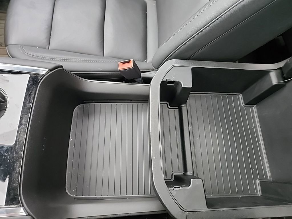 2025 Chevrolet Suburban Z71 - Photo 39