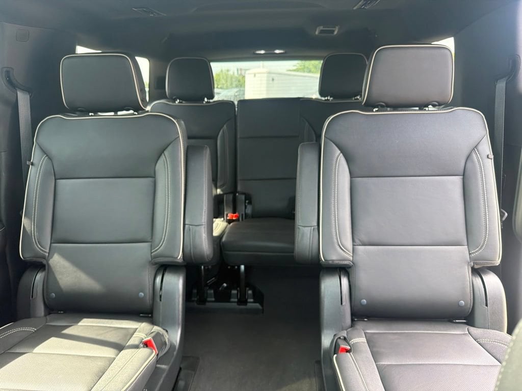 2023 Chevrolet Suburban Premier - Photo 32