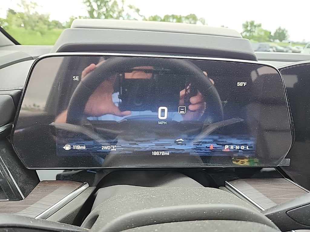 2025 Chevrolet Suburban Z71 - Photo 16