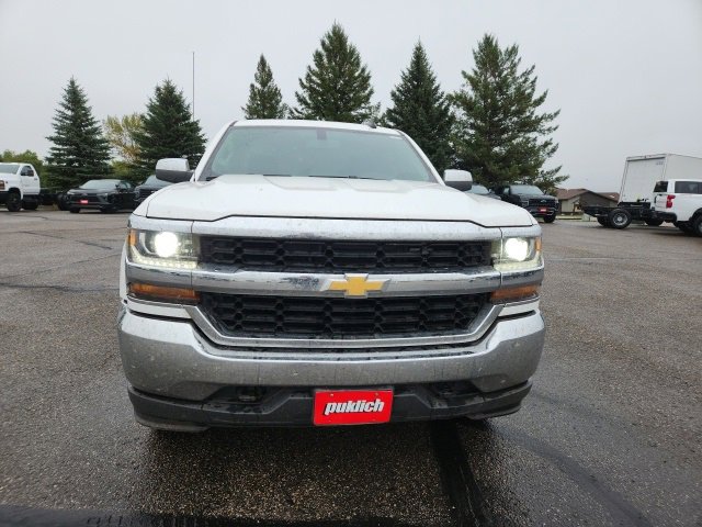 2018 Chevrolet Silverado 1500 LT photo 2