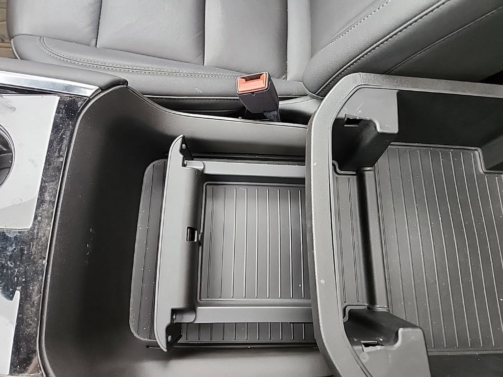 2025 Chevrolet Suburban Z71 - Photo 40