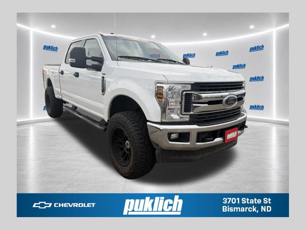 White 2019 Ford F-250 Super Duty Pickup Truck Four-Wheel Drive Automatic