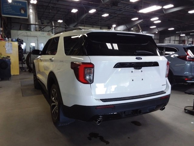 2022 Ford Explorer ST-Line photo 4