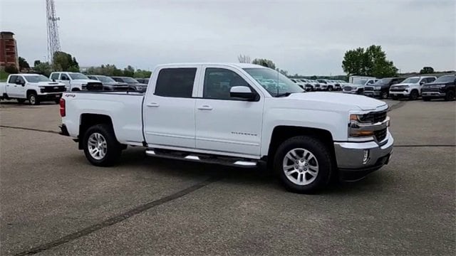 Used 2018 Chevrolet Silverado 1500 LT with VIN 3GCUKREC7JG523516 for sale in Bismarck, ND