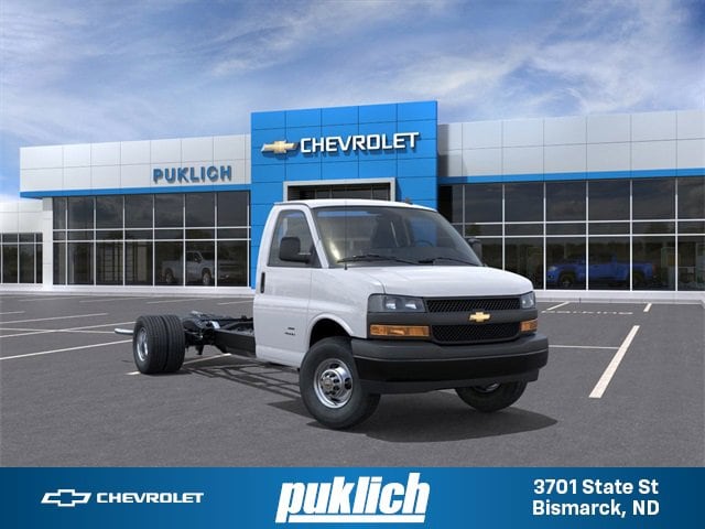 2025 Chevrolet Express Cutaway Base's photo