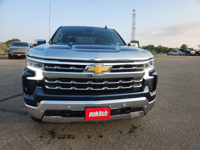 2023 Chevrolet Silverado 1500 LTZ photo 2