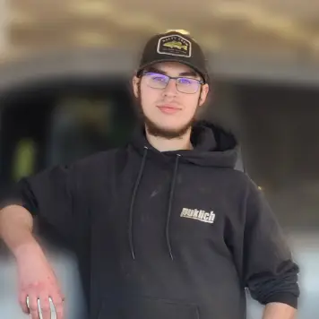 Staff member Gabriel Southerland from ID_33bae40aa98a