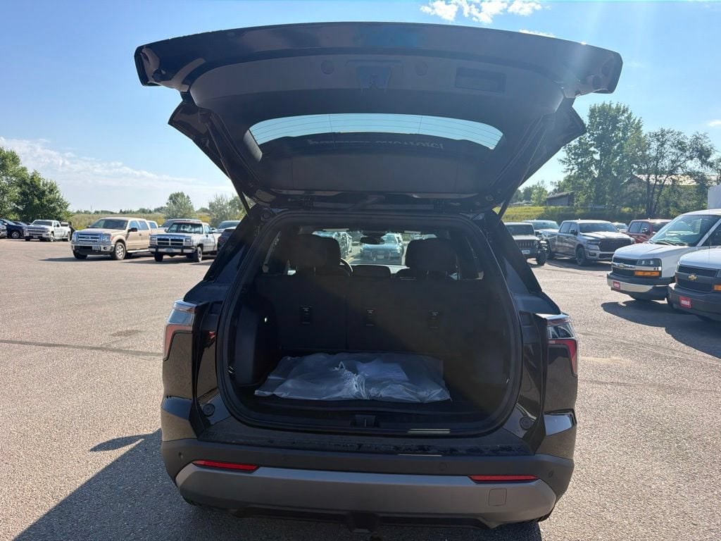 2027 Chevrolet Equinox LT - Photo 30