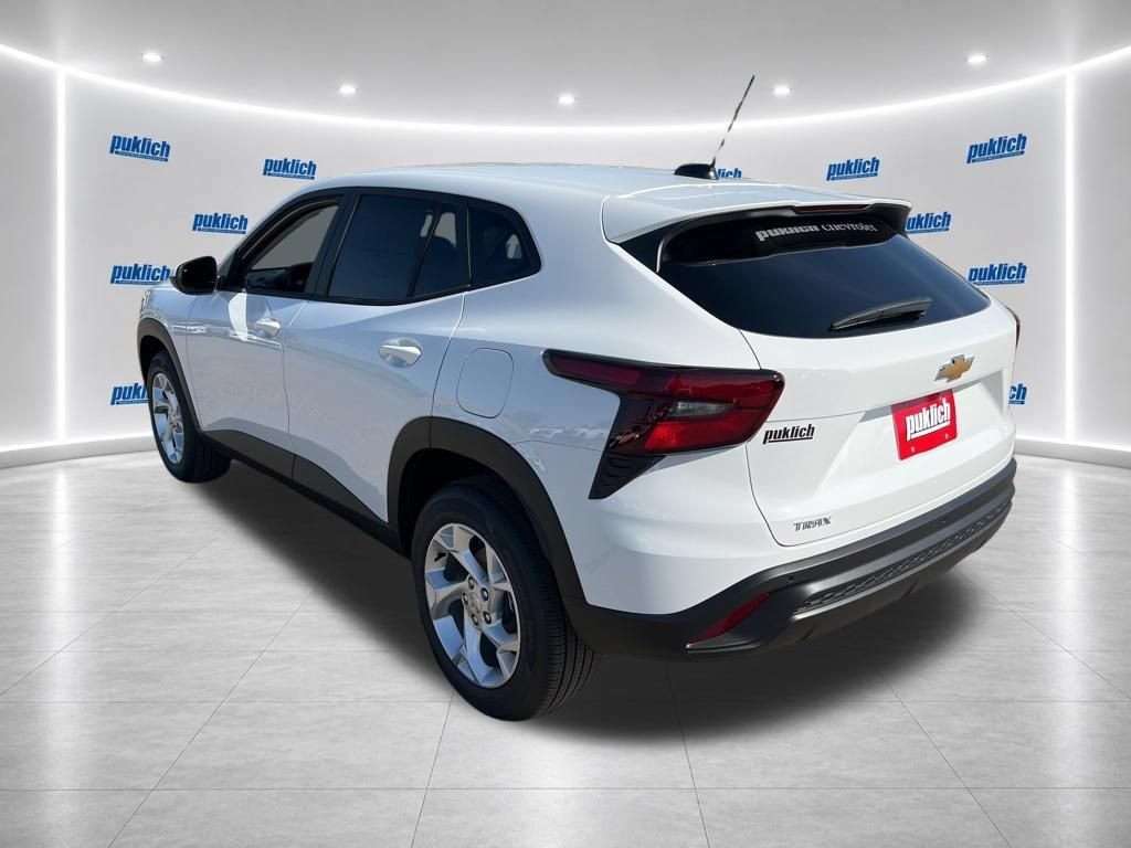 2026 Chevrolet Trax LS - Photo 8