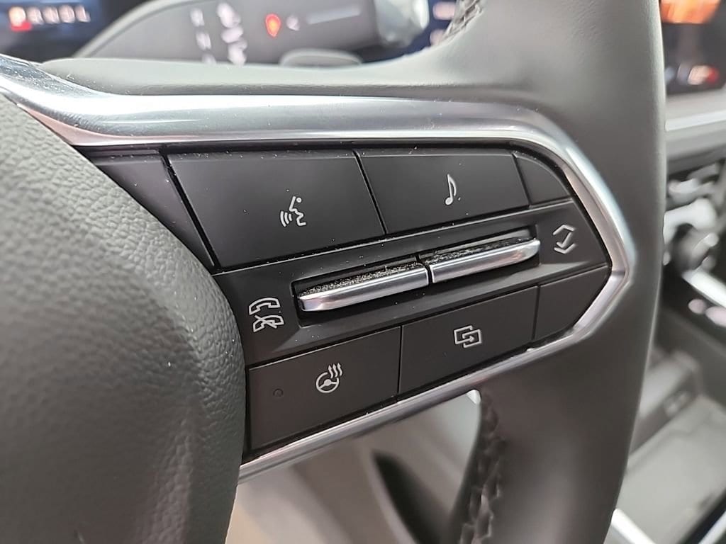2025 Chevrolet Suburban Z71 - Photo 12