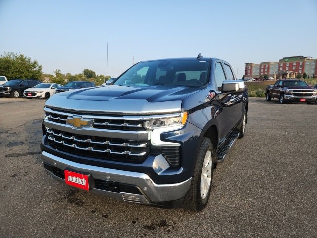2023 Chevrolet Silverado 1500 LTZ photo 3