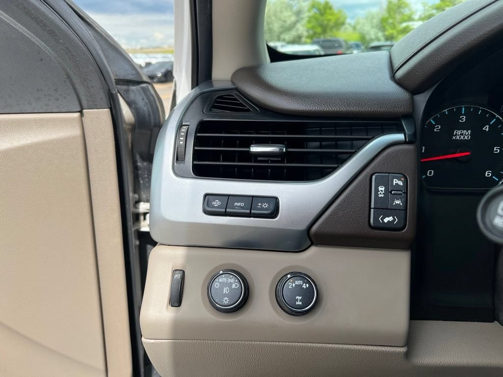 2020 Chevrolet Suburban Premier - Photo 22