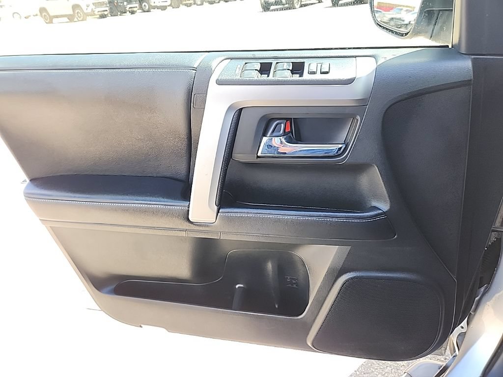 2019 Toyota 4Runner SR5 - Photo 28