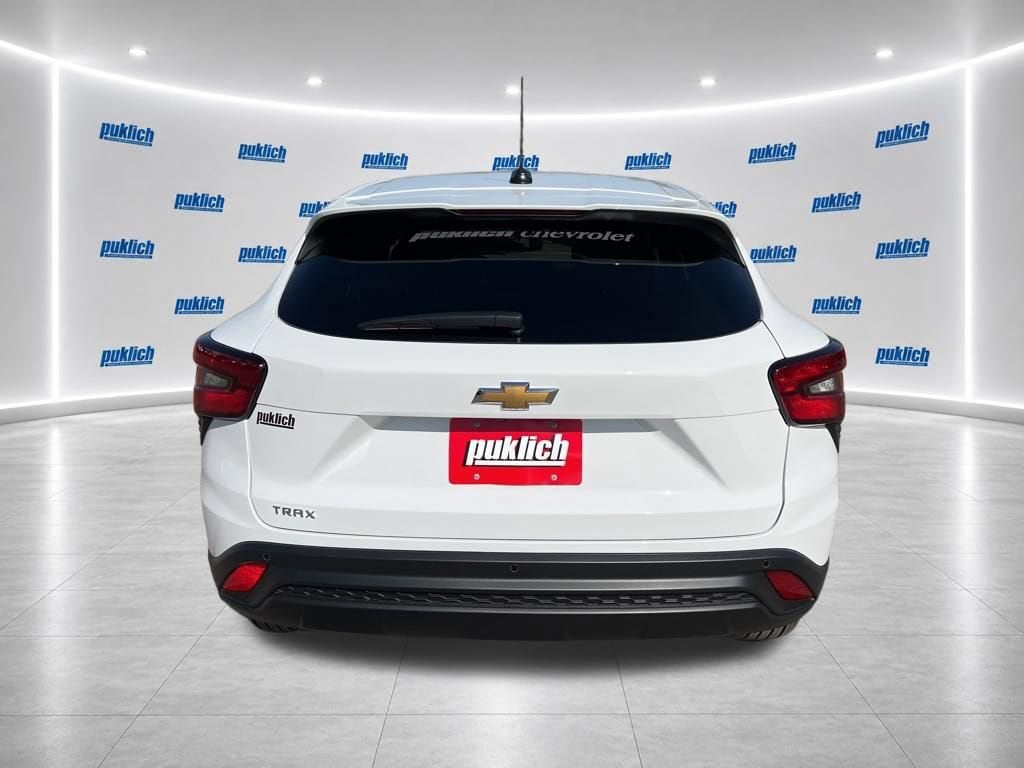 2026 Chevrolet Trax LS - Photo 7