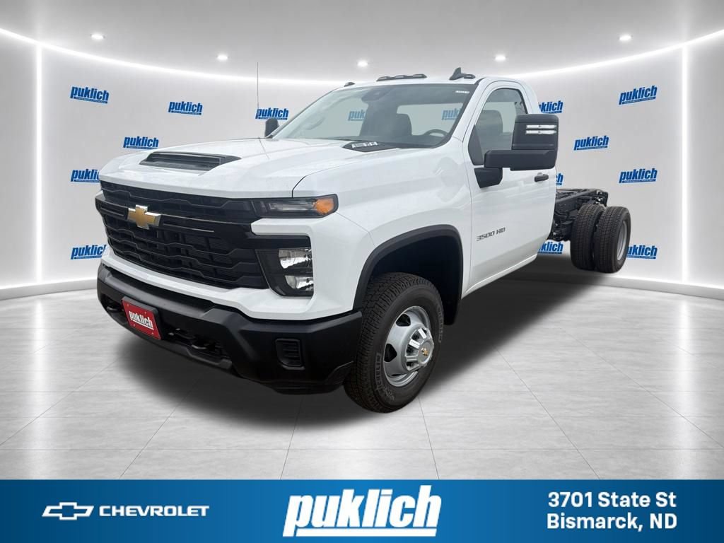 Summit White 2026 Chevrolet Silverado 3500HD Chassis Pickup Truck Four-Wheel Drive Automatic