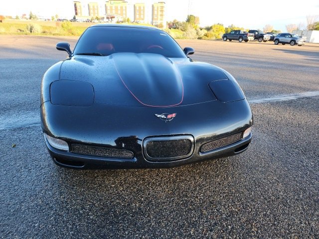 2004 Chevrolet Corvette photo 2