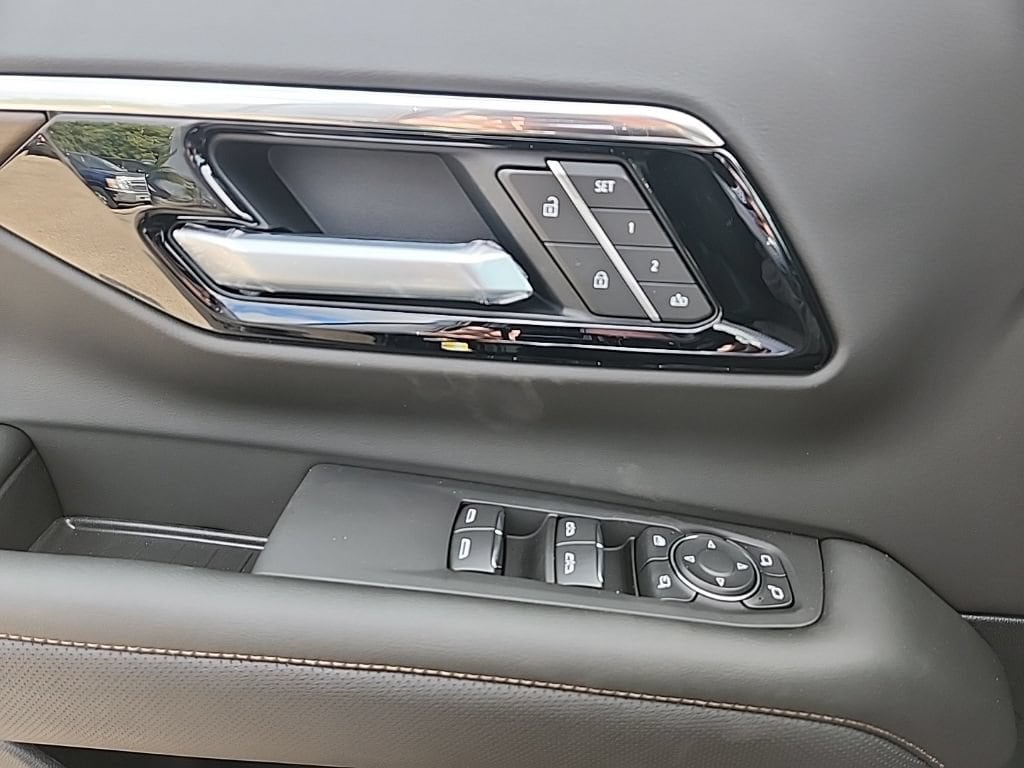 2026 Chevrolet Suburban High Country - Photo 42