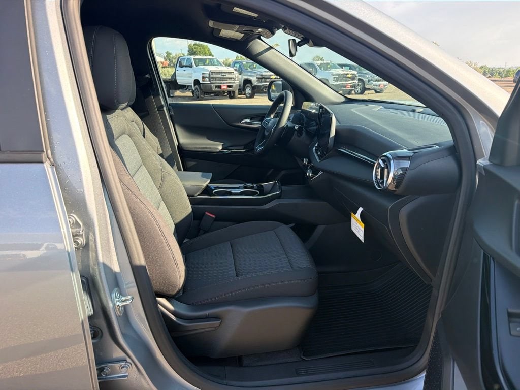 2027 Chevrolet Equinox LT - Photo 30