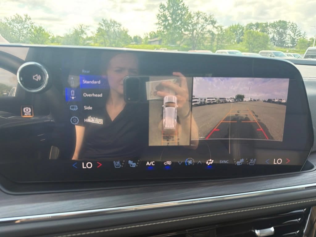 2026 Chevrolet Tahoe Premier - Photo 18