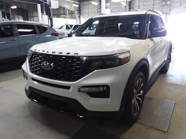 2022 Ford Explorer ST-Line photo 3