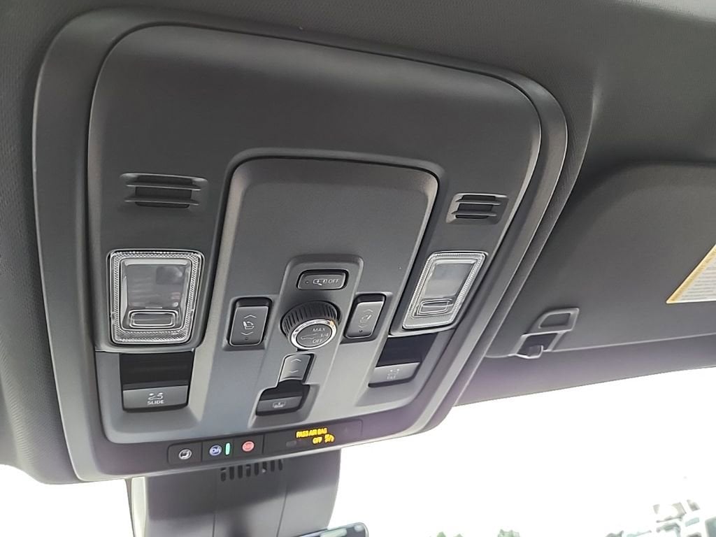 2025 Chevrolet Suburban Z71 - Photo 22