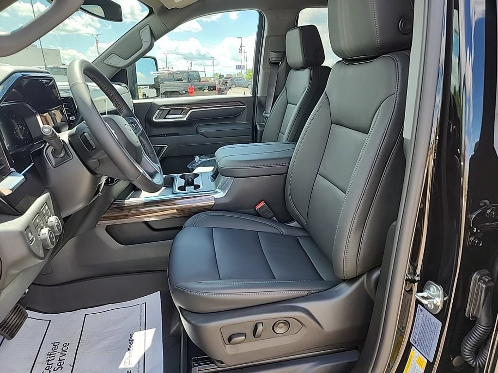 2026 Chevrolet Silverado 3500 HD LT - Photo 40