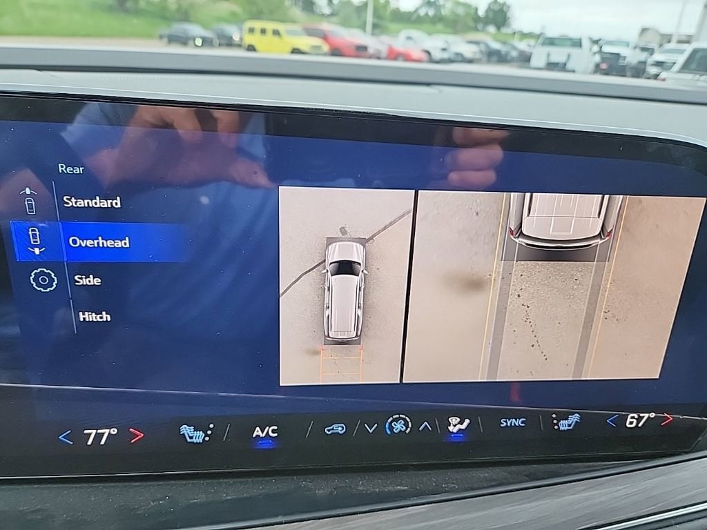 2025 Chevrolet Suburban Z71 - Photo 27