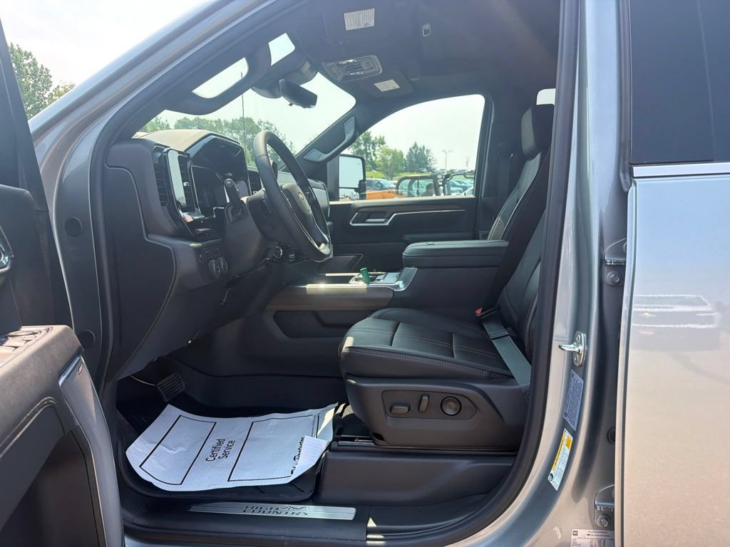 2026 Chevrolet Silverado 3500 HD High Country - Photo 38