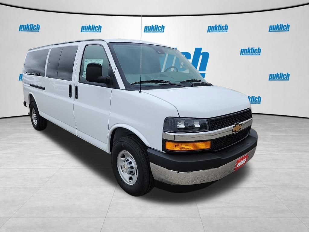 2026 Chevrolet Express Cargo Work Van - Photo 9