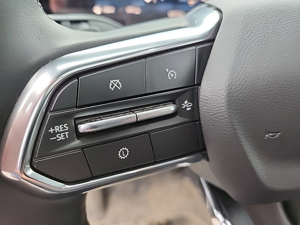 2025 Chevrolet Suburban Z71 - Photo 11